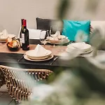 Luxury Moments From The Promenade * Σλιέμα