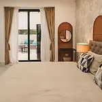 Luxury Moments From The Promenade 슬리에마