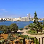 Luxury Moments From The Promenade *
