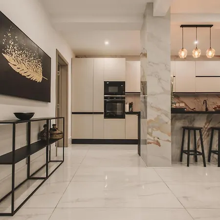 Luxury Moments From The Promenade * Слима