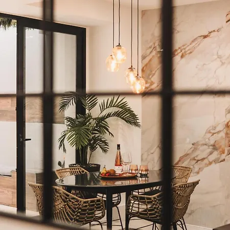 Luxury Moments From The Promenade Апартаменты Слима