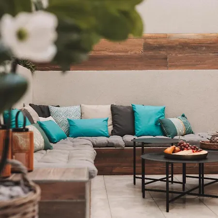 Luxury Moments From The Promenade Слима