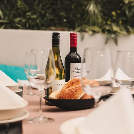 Апартаменты Luxury Moments From The Promenade Слима