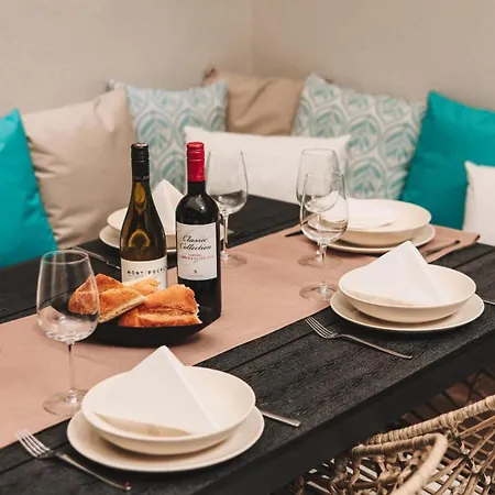 Luxury Moments From The Promenade Слима