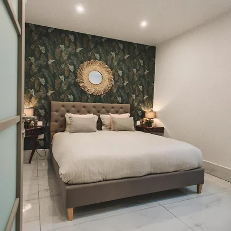 Luxury Moments From The Promenade Апартаменты Слима