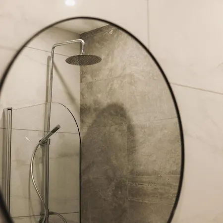 Luxury Moments From The Promenade 아파트