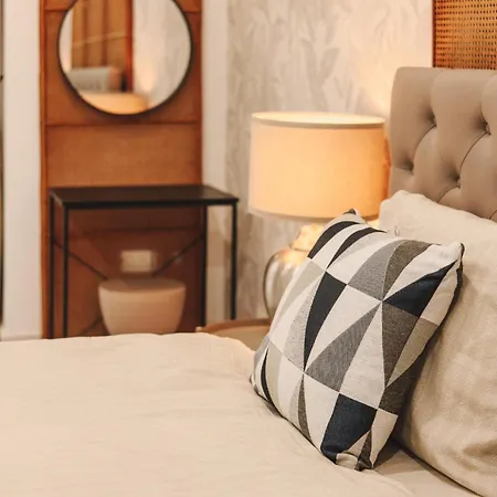 Апартаменты Luxury Moments From The Promenade Слима