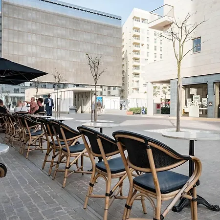 Luxury Moments From The Promenade