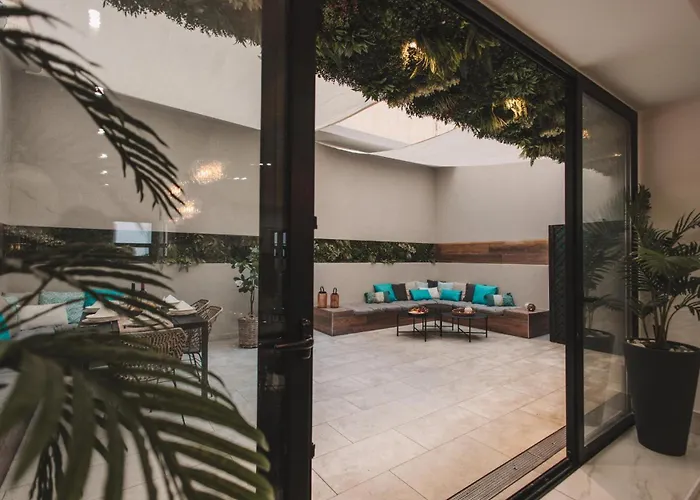 Luxury Moments From The Promenade