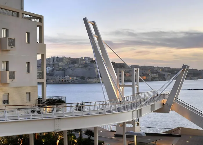 Luxury Moments From The Promenade *