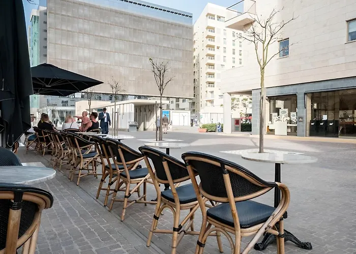 Luxury Moments From The Promenade