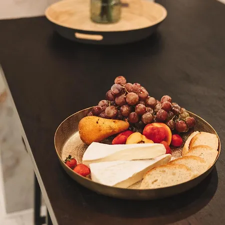 Luxury Moments From The Promenade דירה