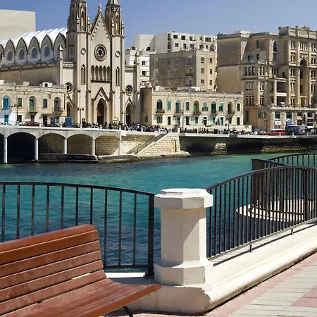 Luxury Moments From The Promenade